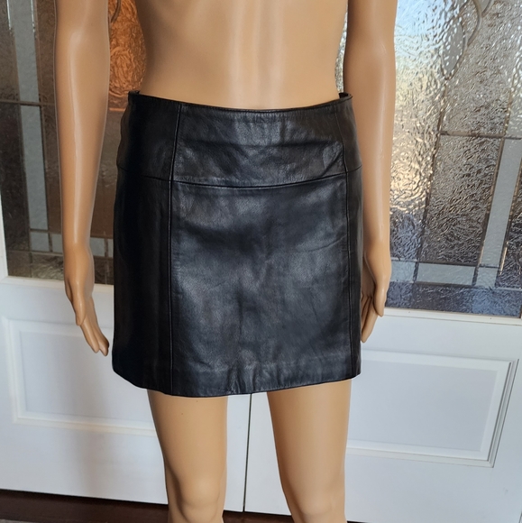 WILSONS BLACK LEATHER MINI SKIRT SZ 2 - Picture 3 of 12